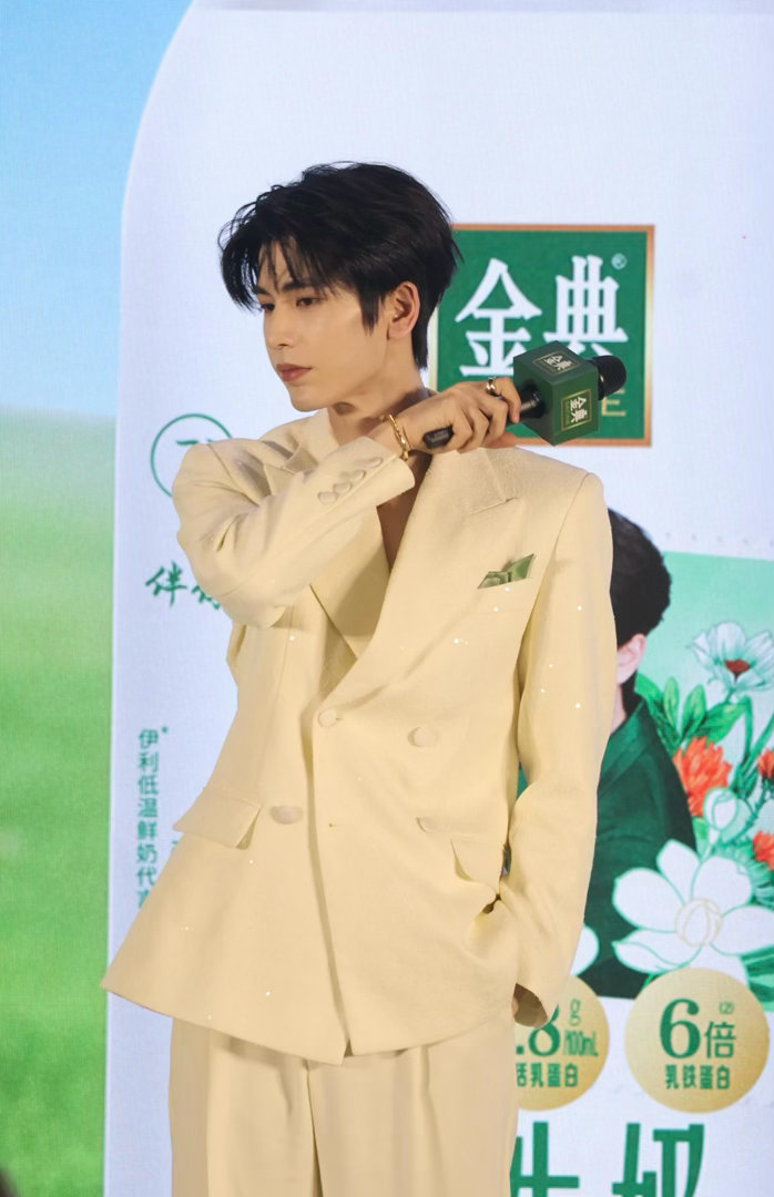 再补6pp5是我心中哥味最重其他都是笑意盈盈小狗🐕 