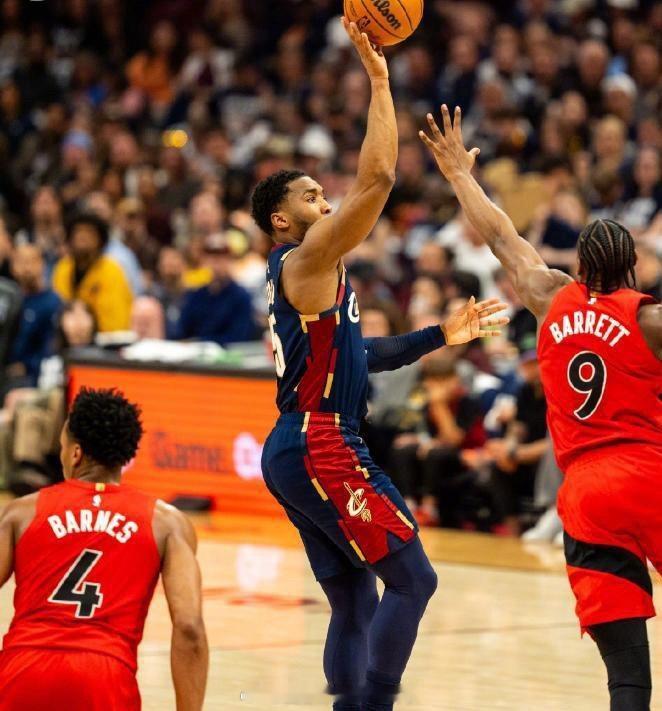 哈登22+10+4记三分，米切尔32分刷爆NBA纪录，骑士屠龙破魔咒随着在附加赛