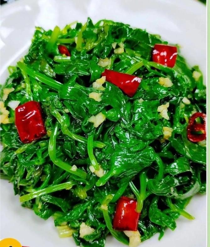 芹菜叶凉伴放啥料
        微头条
友友问芹菜叶凉伴用啥料，可根据个人的口