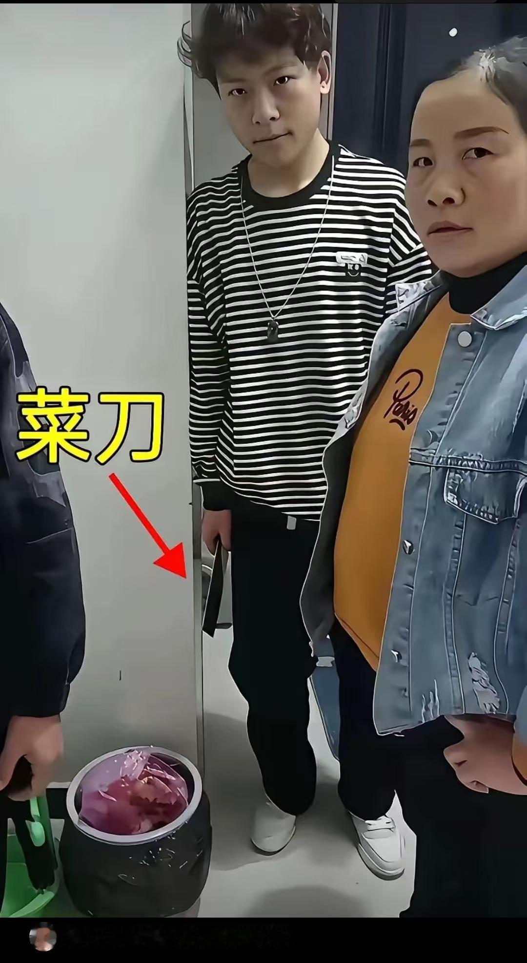 单亲妈妈带着儿子，真的很难再婚吗？刷到这条评论，心里五味杂陈。
 
网上流传一段