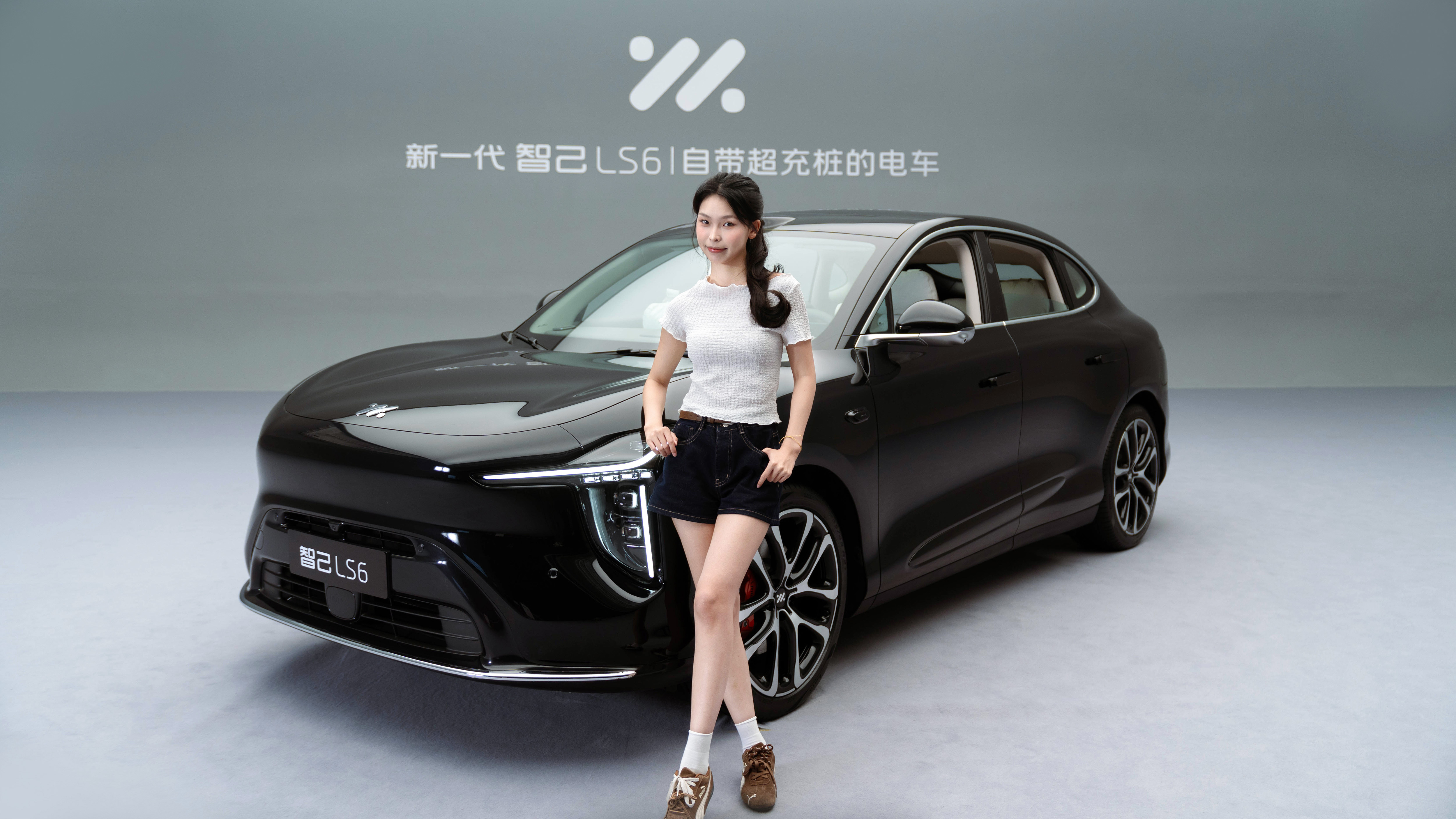 让拍了一组智己LS6增程版本图片，大家说好不好看吧。[酷]全新设计的前脸运动感和