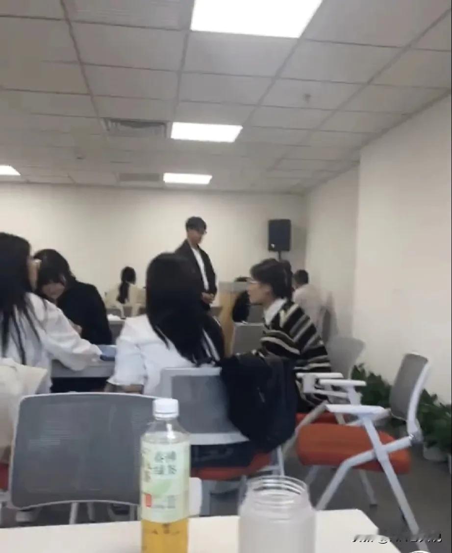 质量体系又要外审了，由于之前辞退的市场经理负责市场这一块（这块很多资料都是他“做