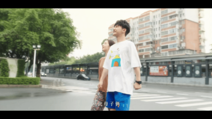 我的妈妈是校花开播打破刻板妈感，不做只懂奉献的配角，勇敢活出自我！从养家妈妈到潇