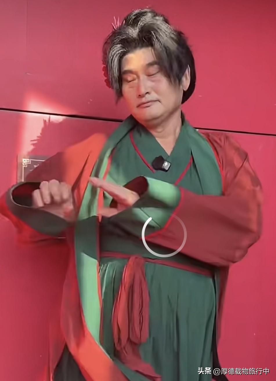 这个自我作贱的人，连手机都看不下去了，一直转圈，不给他流量。朱之文 无分寸的人 