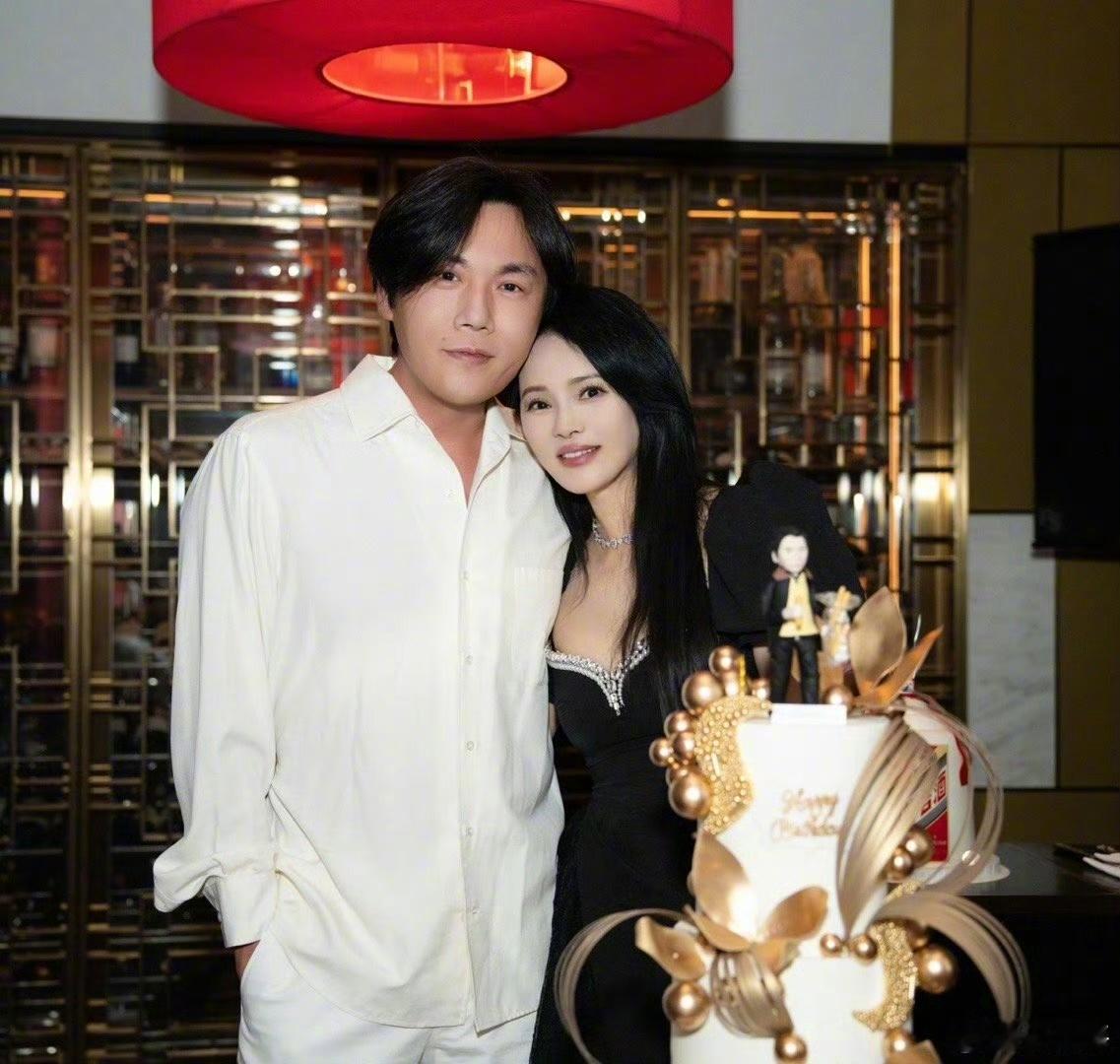 伊能静说和秦昊十年没有单独旅行了伊能静秦昊十年没有单独旅行了 原来自从有了米粒，