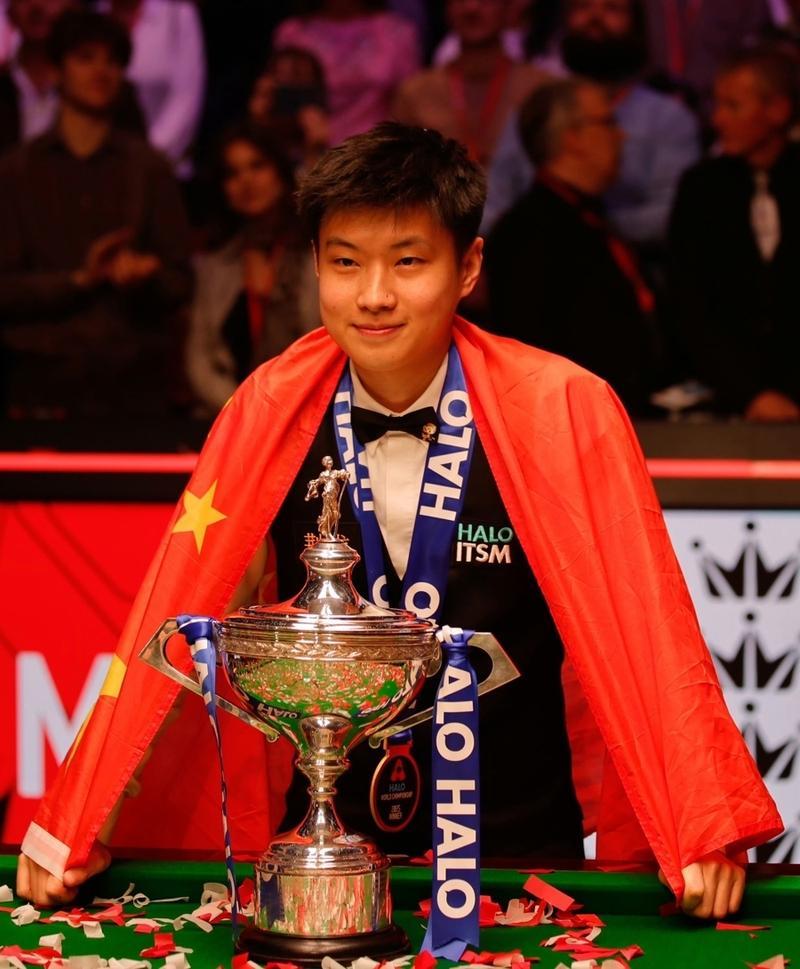 这赵心童太幸福了吧，这女友要颜值有颜值，要能力有能力，一个男人在事业低谷和阴霾期