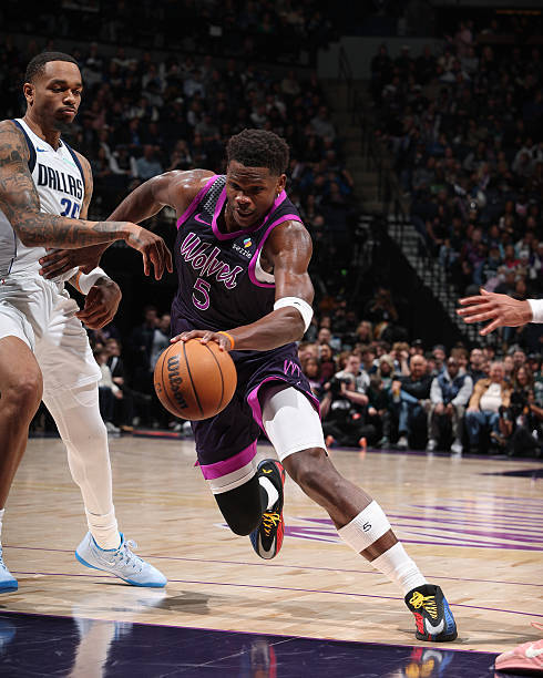 明日重点关注3场比赛:森林狼vs独行侠，活塞vs雷霆，奇才vs湖人 