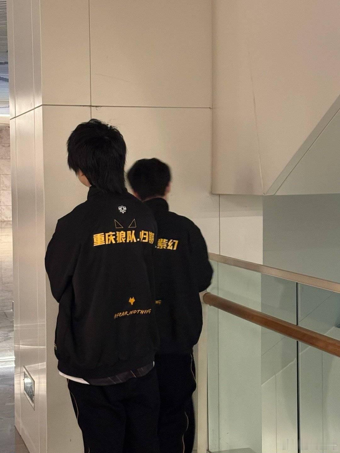 选手们的小物料来咯[酷] 