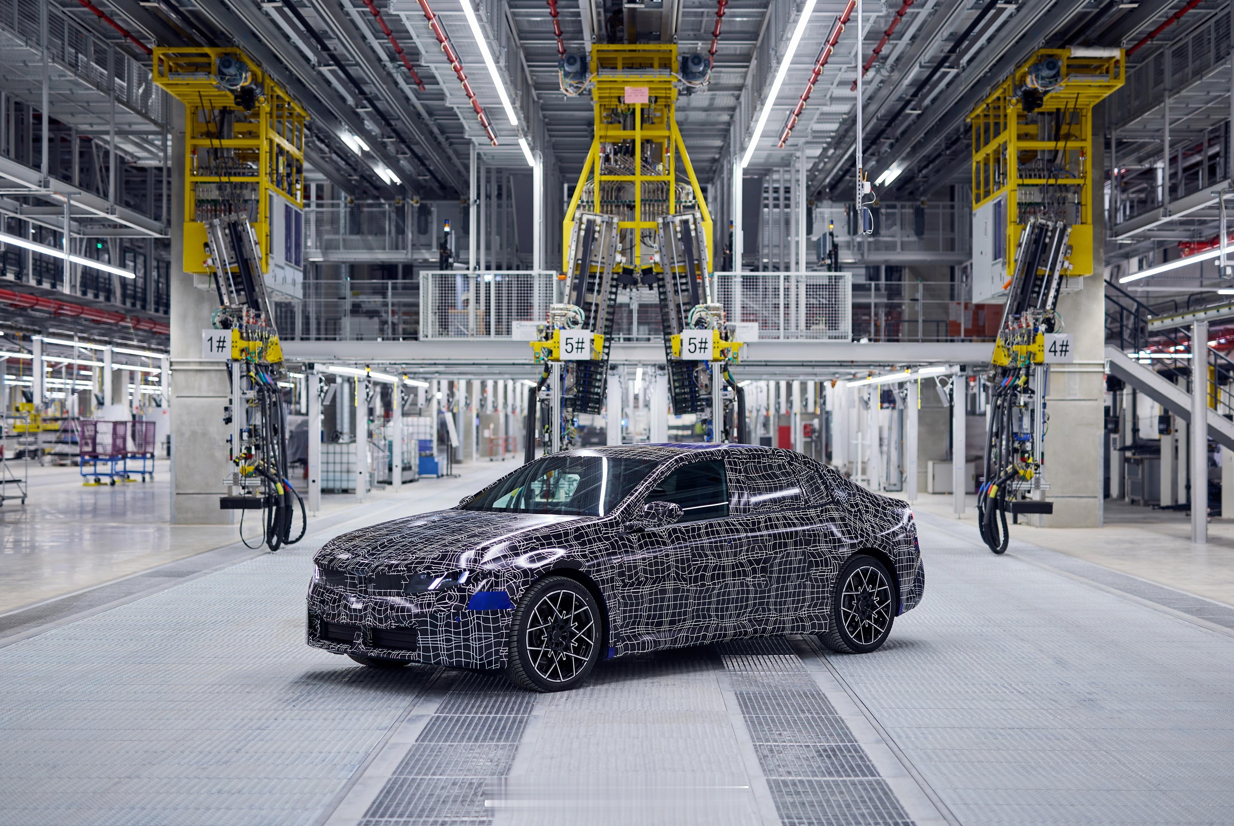 宝马新世代i3最早将于7-8月在欧洲上市。国内就不好说。这是今年我最期待的纯电轿