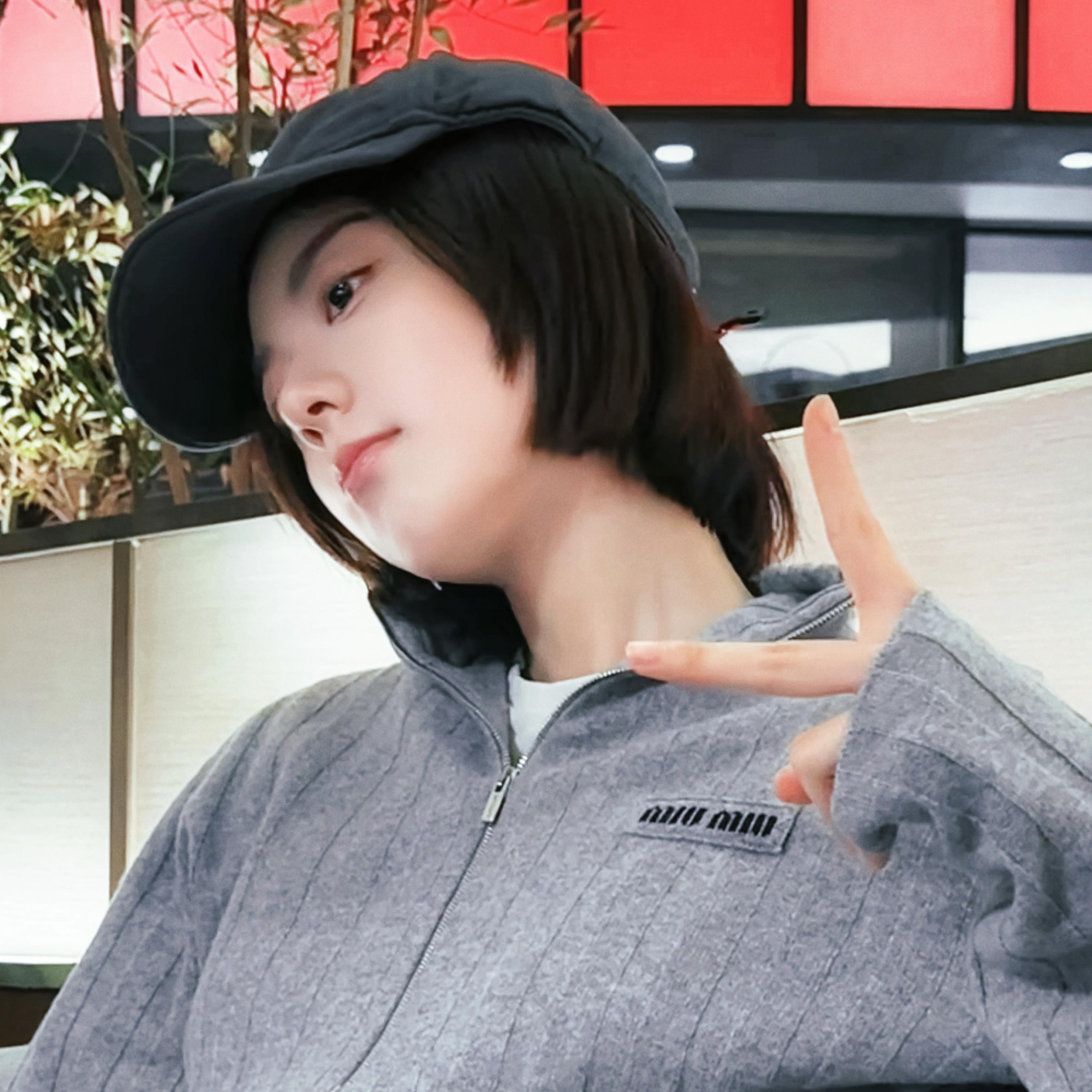 𝑪𝒐𝒐𝒍 𝒈𝒊𝒓𝒍头像- 赵今麦 