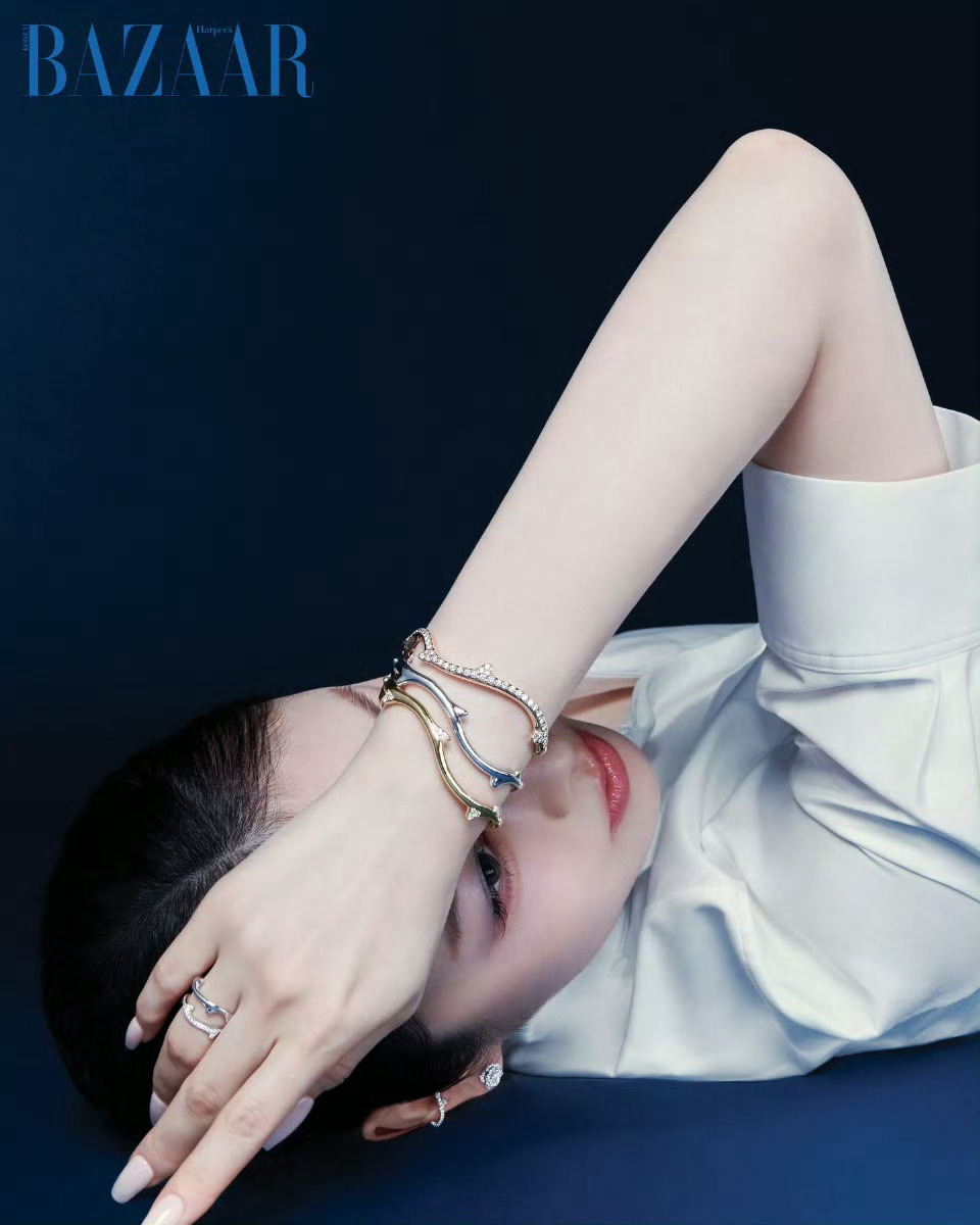 韩版BAZAAR一月刊金妍儿Dior Joaillerie珠宝大片摄影：Go W