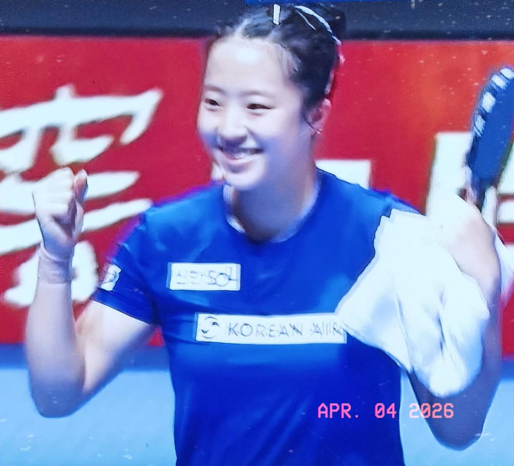 澳门单打世界杯女子第三场半决赛，陈幸同被淘汰出局！
第5局，申裕斌还是一路领先，