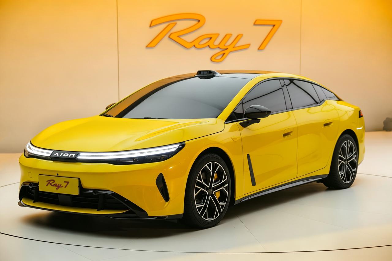8月19日，埃安全新车系Ray首款车型Ray7正式亮相。很多人关注的是它的外观颜