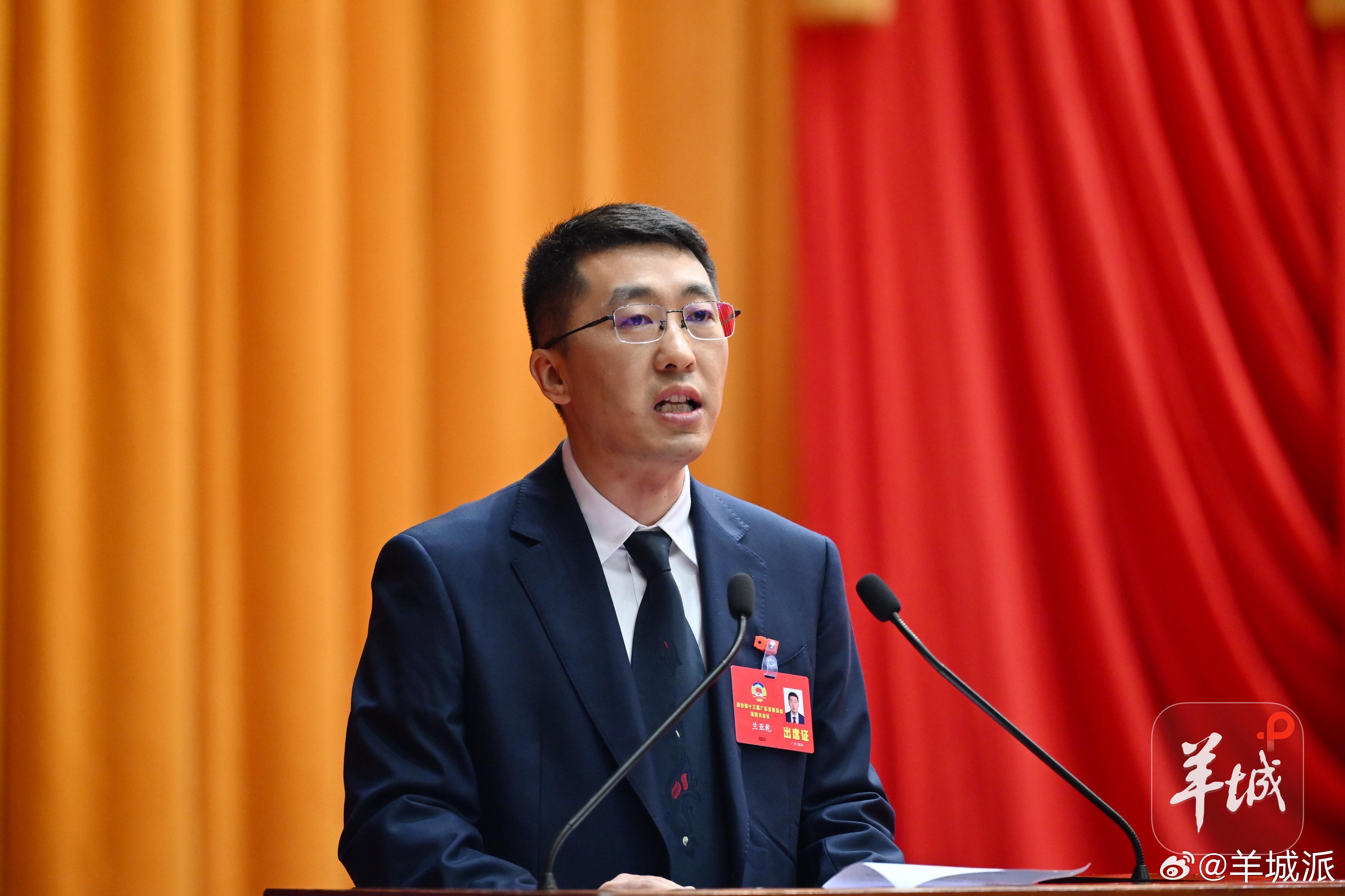 【干货拉满！大会发言18位委员为广东发展献策支招】1月27日上午，省政协十三届四