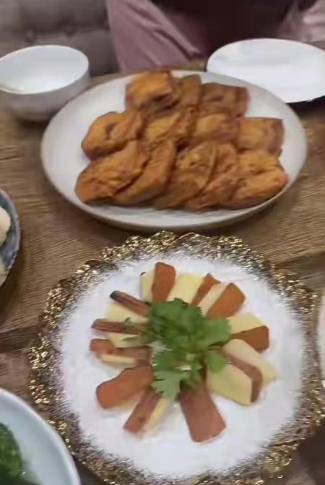 汪小菲除夕晒年夜饭，丈母娘做了10道台北特色菜，玥儿箖箖都很喜欢 ​。