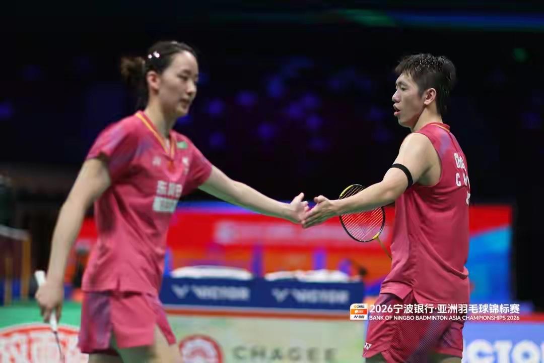 程星/张驰今日在亚锦赛首轮打出了一场精彩的逆转，在前两局的交锋中双方各自以21: