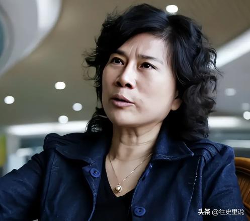 2015年，魏银仓用手段把董明珠耍得团团转，并成功骗取26亿，之后又麻利地逃往美