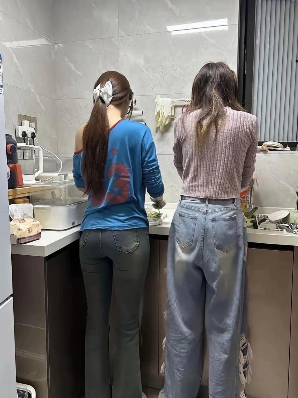看看我超级无敌美丽能干大方优雅的两个大闺蜜