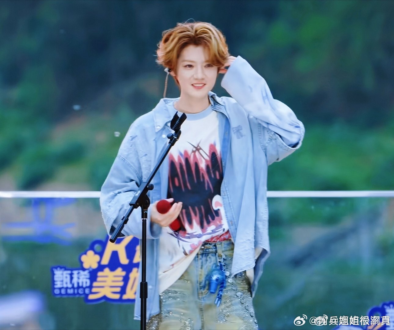 鹿晗哈哈哈哈哈鹿晗gapday音乐节无论世界如何变化，我对你的爱始终如一，永不动