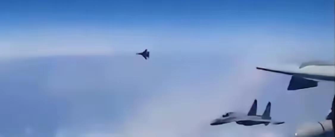 歼-11为啥总能出现在南海？
背后的原因可真是让人佩服专业！

美军的飞机型号换