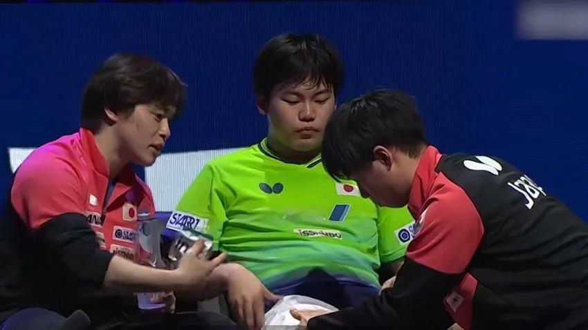 冷面少爷松岛辉空，
     日本18岁小将松岛辉空，因为总是板着一张冷脸，目无