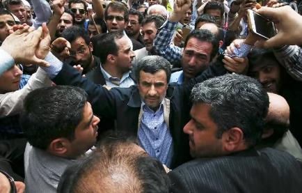 伊朗都到了悬崖边上，那个能拯救伊朗的人还没有现身，他就可能被哈梅内伊压制到没有施