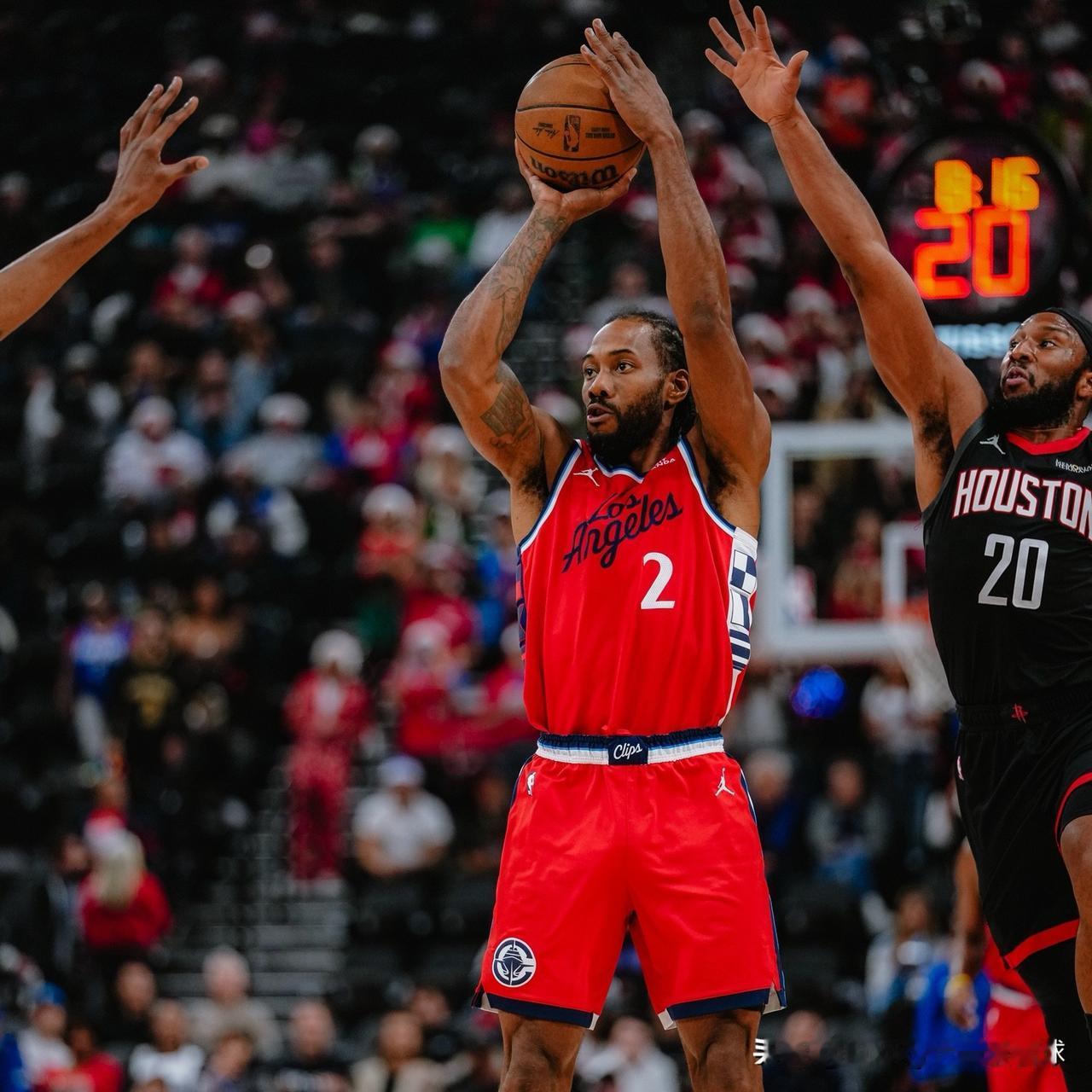 『随着快船 128-108 大胜火箭，赛后传来 2 个好消息和一大隐忧』

1、