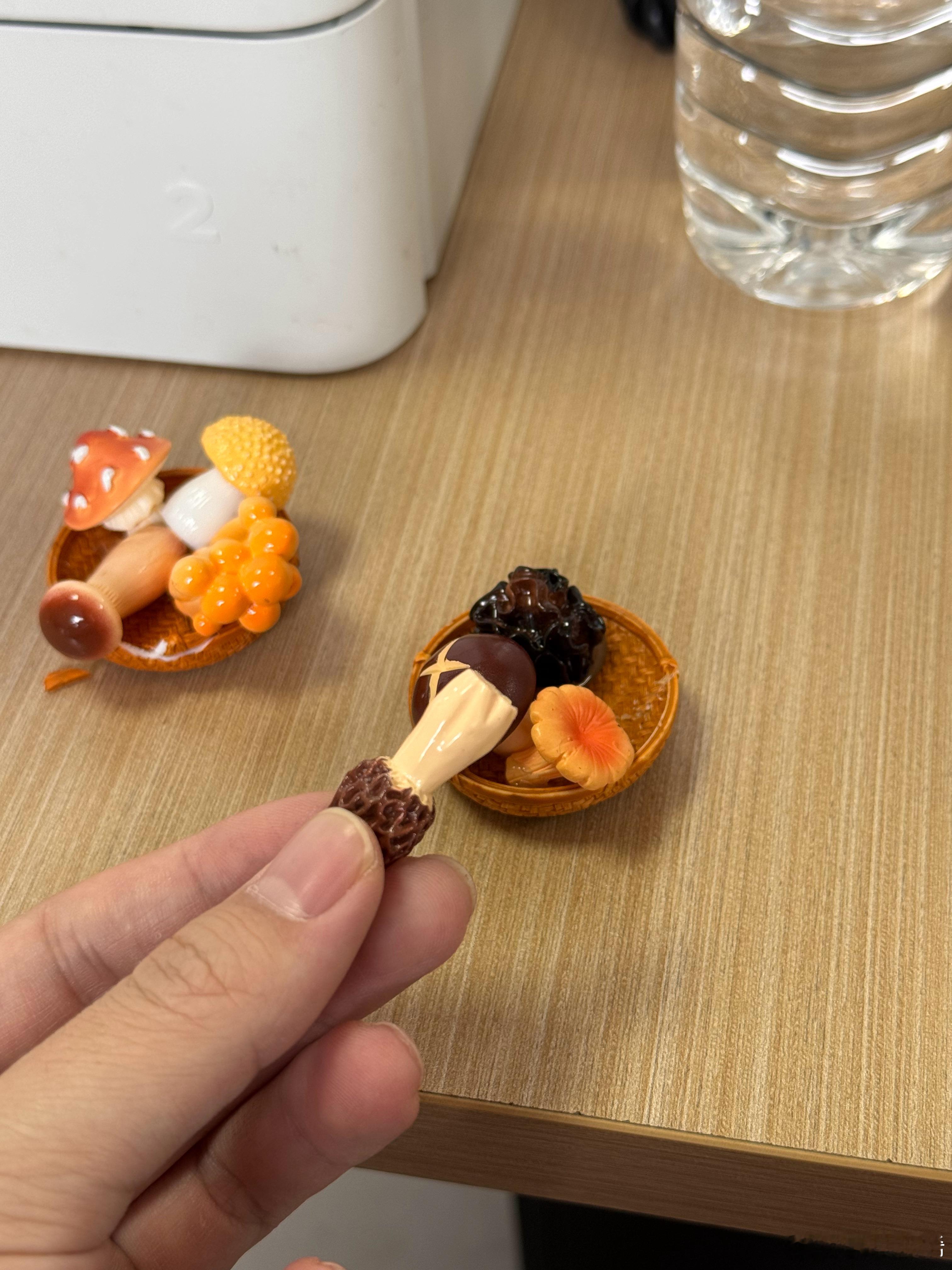 同事带回来的冰箱贴还没和我回家就已经负伤了 