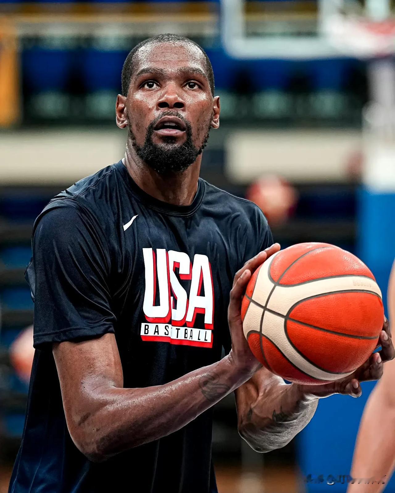 杜兰特确定出战美国男篮奥运会对阵塞尔维亚的首场比赛，詹杜库合体，太让人期待了，有