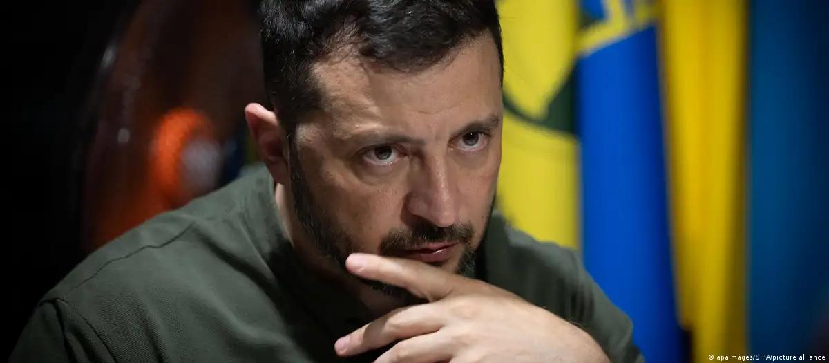 乌方密集推进和平计划谈判🌍 多国联动聚焦战后安全保障
1.  2025年12月