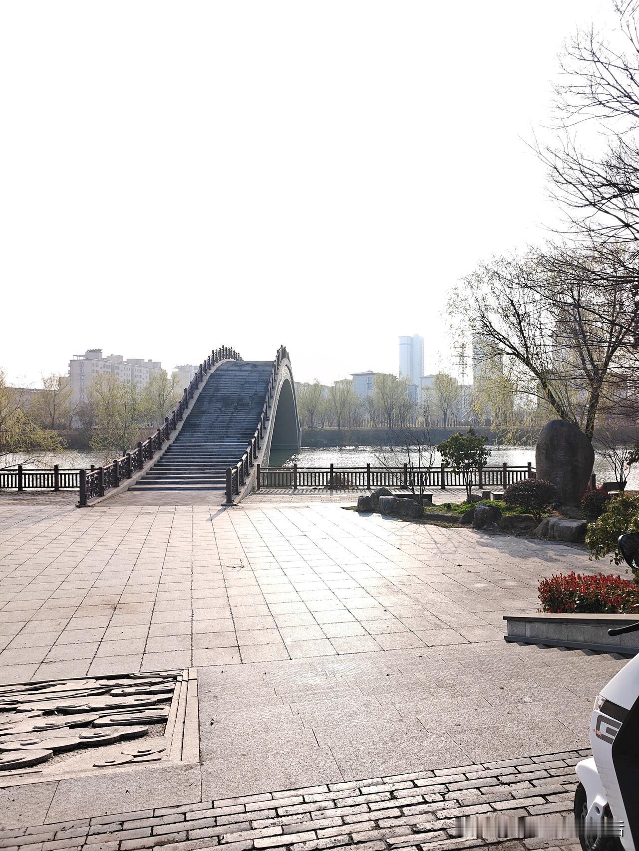 反思这两星期的拍摄，每天几百的观看属实有点伤心，也许是人老心静，想不出有什么好点