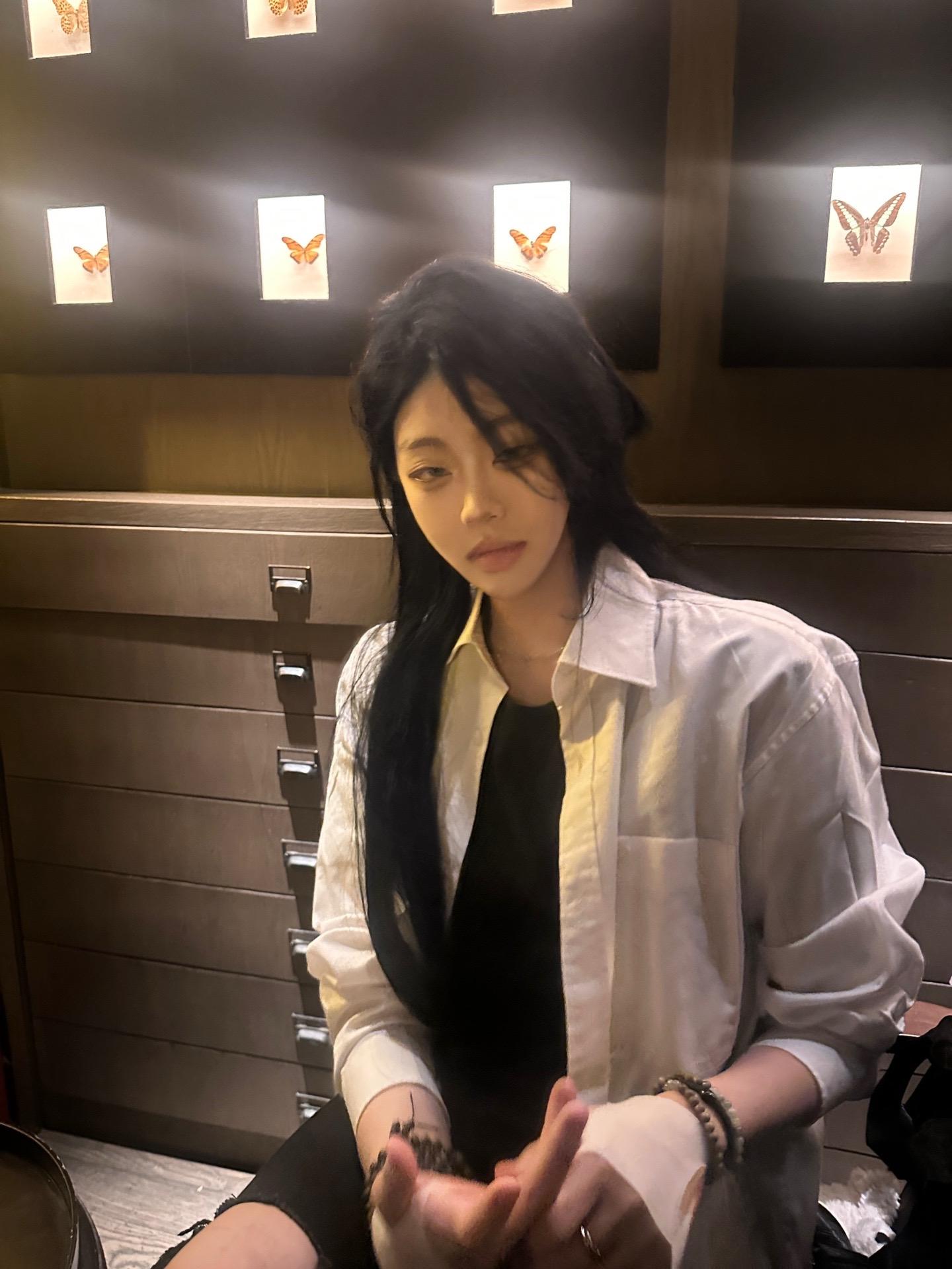 伤口总有一天会结疤 疤不会退 但不会再痛了.
