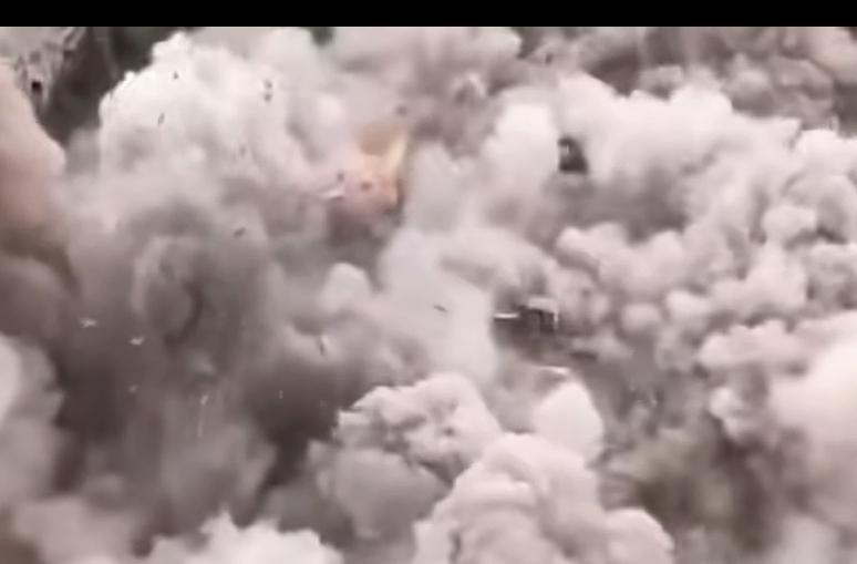 在以色列美国以及黎巴嫩政府在美国谈判解决黎巴嫩停火问题的时候，以色列总理内塔尼亚