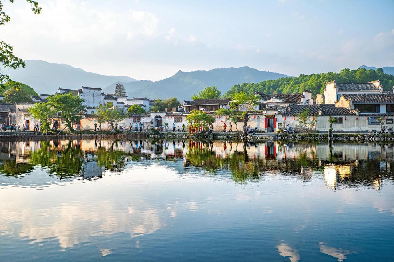 前几天一位南京大学的教授说，现在有一些年轻人根本就不知道如何的跟前辈相处其实很多