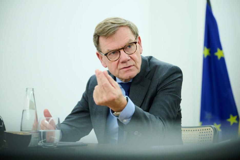 盟友反目！特朗普拟制裁德国公务员，只因德给选择党贴