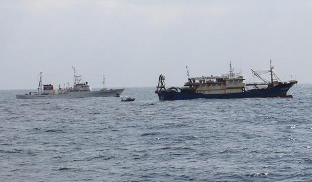 日本释放非法扣押的我渔船船长
据日本共同社消息，2月13日，日方释放了此前一天被