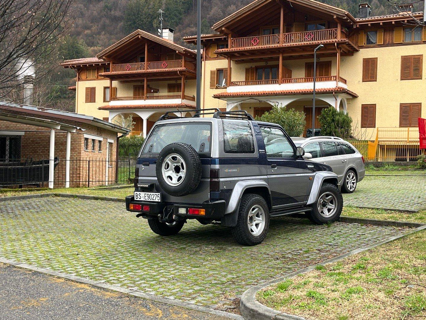 Powered by BMW?? 这是啥车？#yz77聊车#  ​​​