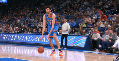 NBA赛场镜头：这扣篮，真帅啊！
  切特的扣篮也是暴力的一匹哦！
  胳膊够长