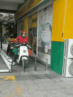 两个人为什么不合作一下，时间也耽误不了多少，不是会更轻松吗？