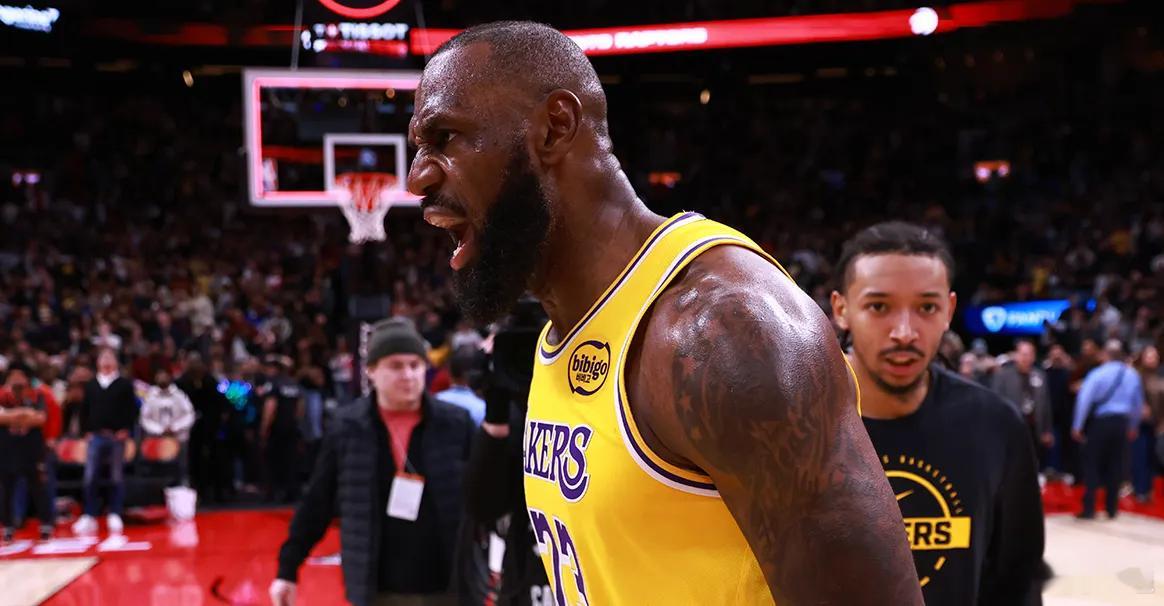 连续得分上双纪录终结 詹姆斯：没关系 我一直用正确的方式打球北京时间12月5日，