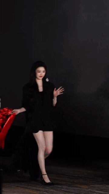 孔雪儿能忍得了李宏毅不容易，剧宣过程时不时就黑脸不耐烦的李宏毅真的让人看着生气，