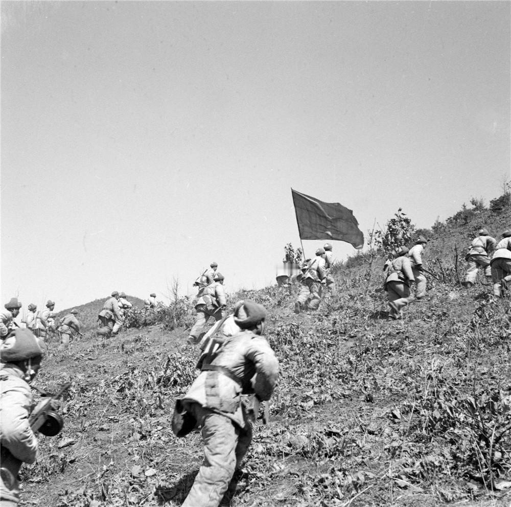 一组抗美援朝老照片，看哭无数国人！这才是民族脊梁
 
一张张泛黄的抗美援朝老照片