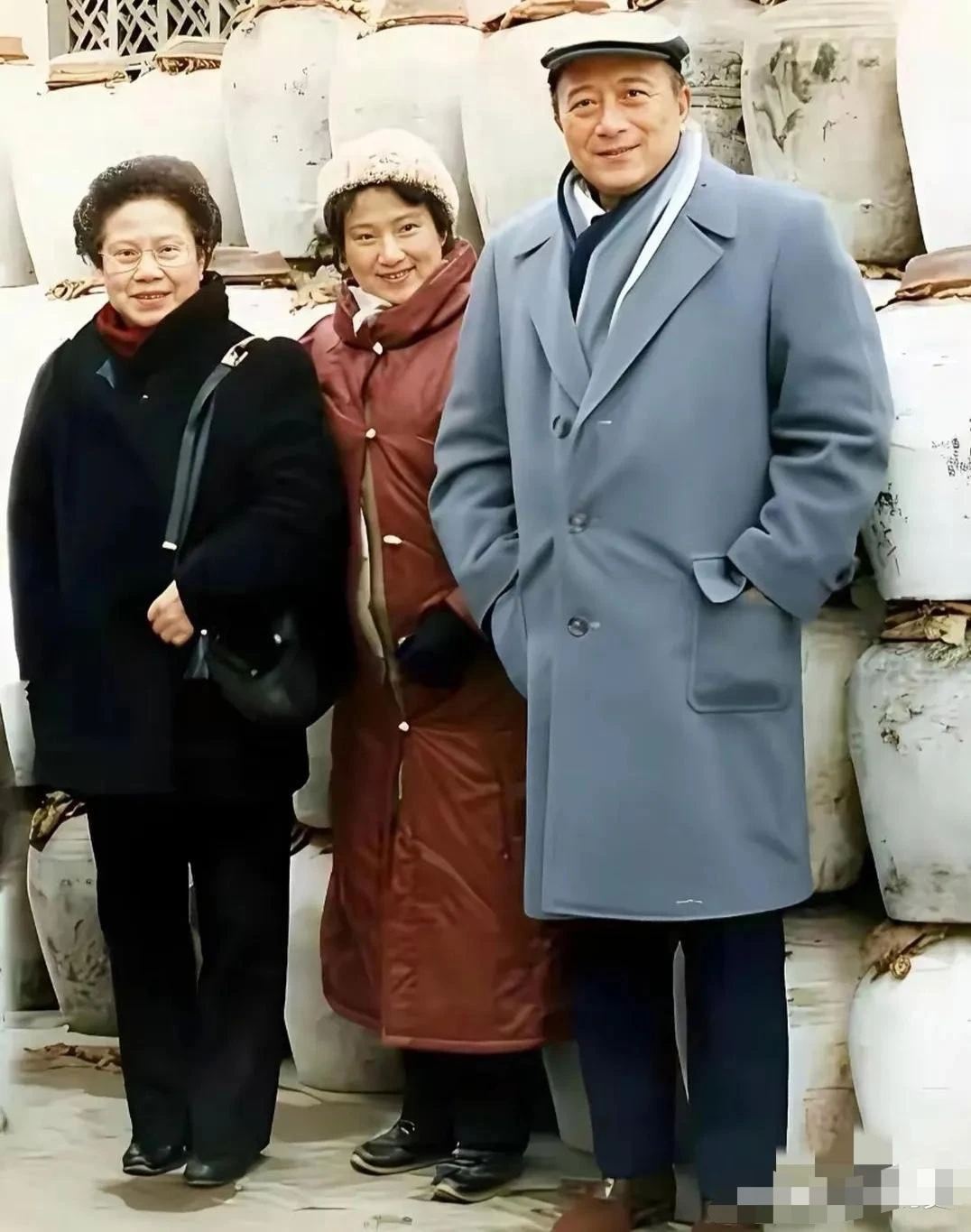 1988年，越剧艺术家王文娟和徐玉兰赴浙江嘉善演出，王文娟丈夫孙道临恰好有空闲