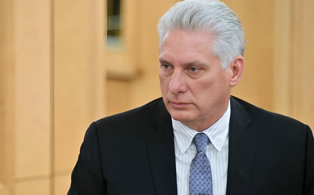 哈瓦那的街头，每天都能感受到一种说不出的压抑。走在街道上，能看到人们脸上的疲惫与