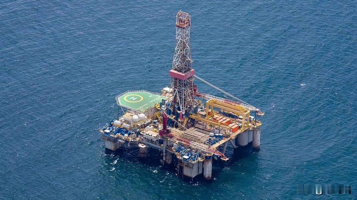 根据最新消息，罗马尼亚正积极推进其在黑海的大规模能源及安保计划：

成为欧盟最大