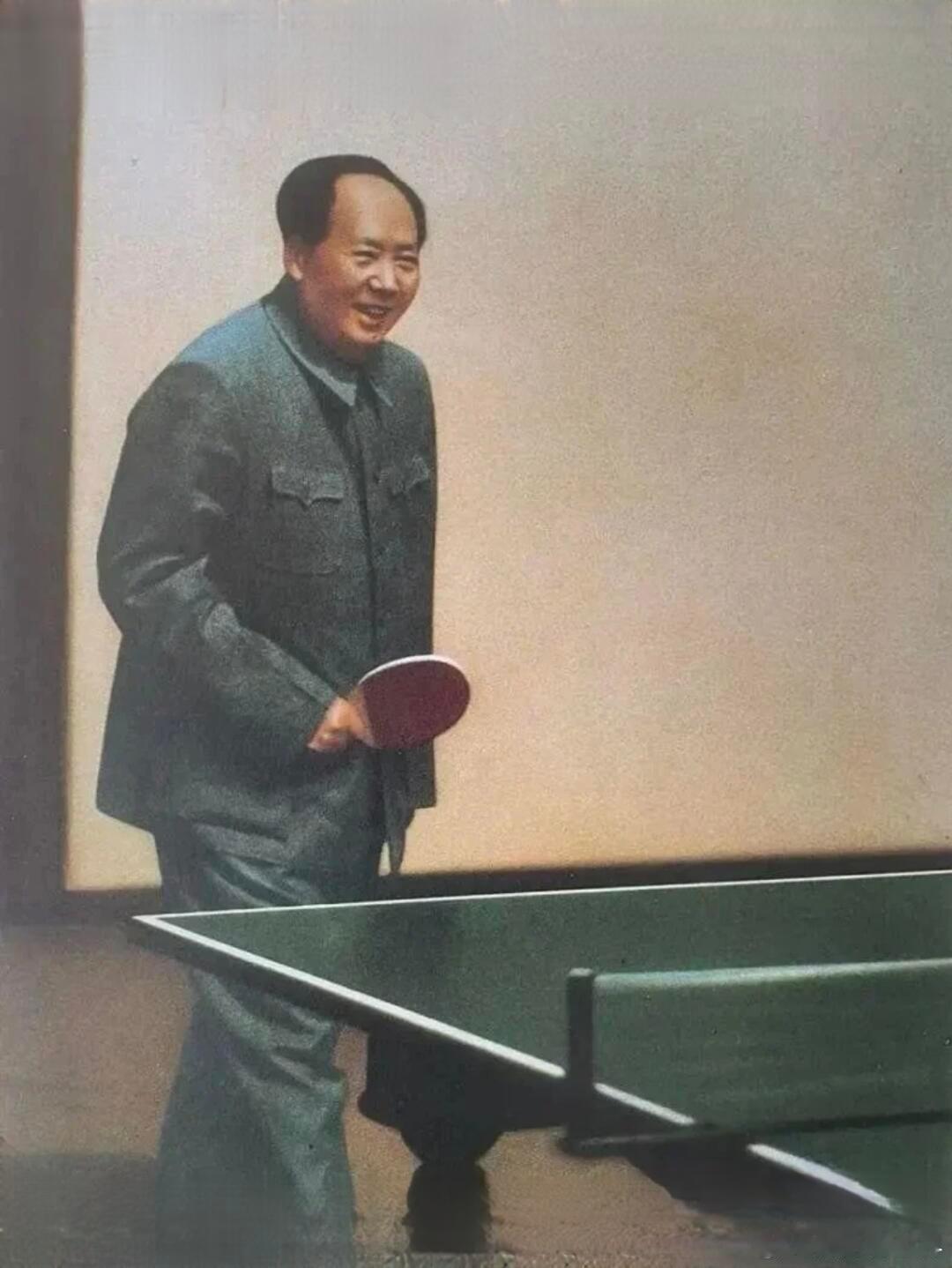 超燃！教员穿中山装打乒乓球珍贵瞬间，太帅宝子们，今天一定要给大家分享一张超珍贵的