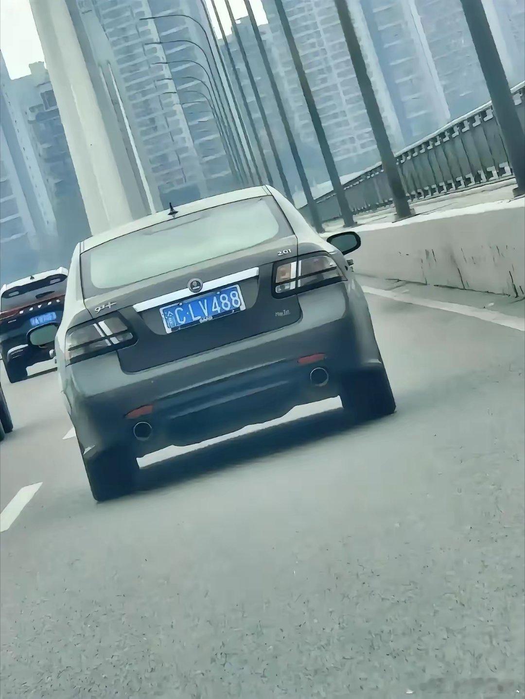 你知道这个车是什么牌子吗？我很少见到它。 