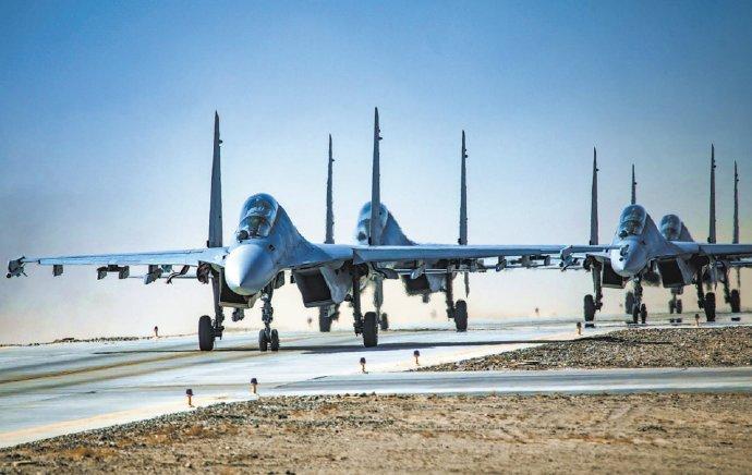 谁说四代半干不过五代机？中国歼-16用实力打脸了...

在非战时但全程实战化的