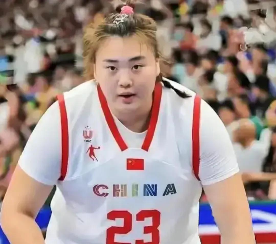 北京时间7月23日凌晨，在世界大运会女篮1/4决赛中，中国75:70战胜日本，成