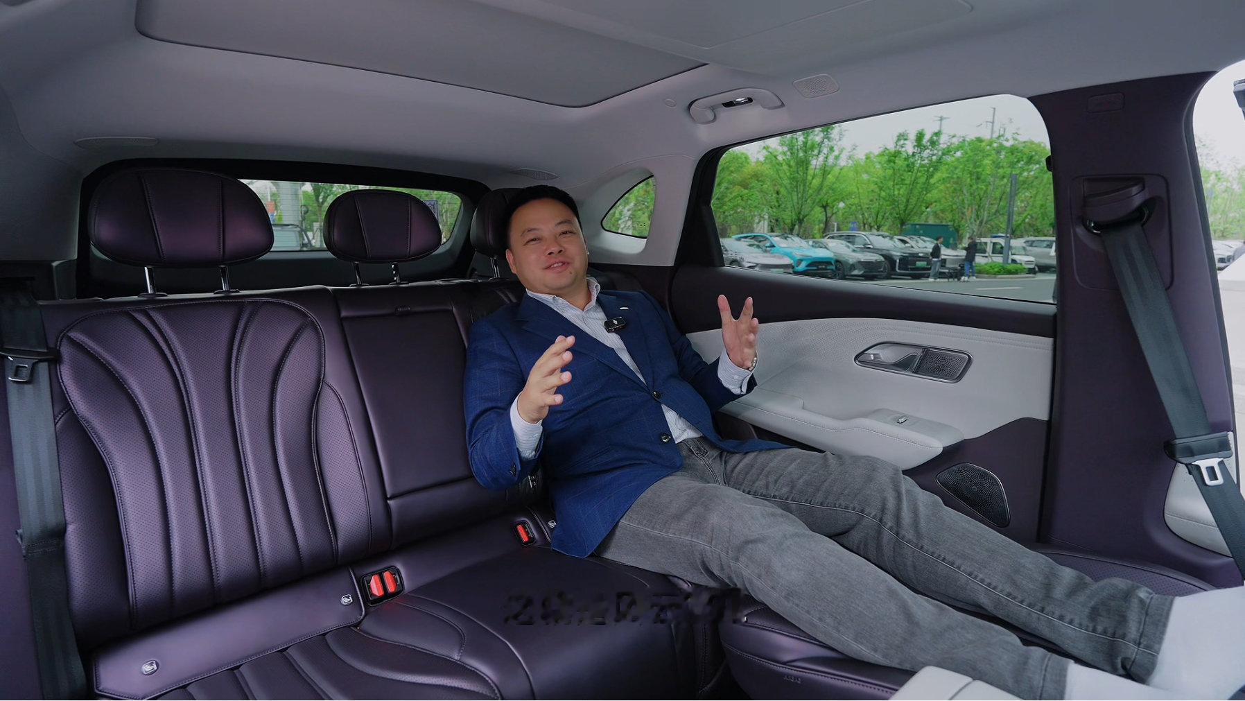 【李学用欢迎大家来躺平 揭秘风云T9L空间密码】近日，奇瑞汽车执行副总裁李学用体